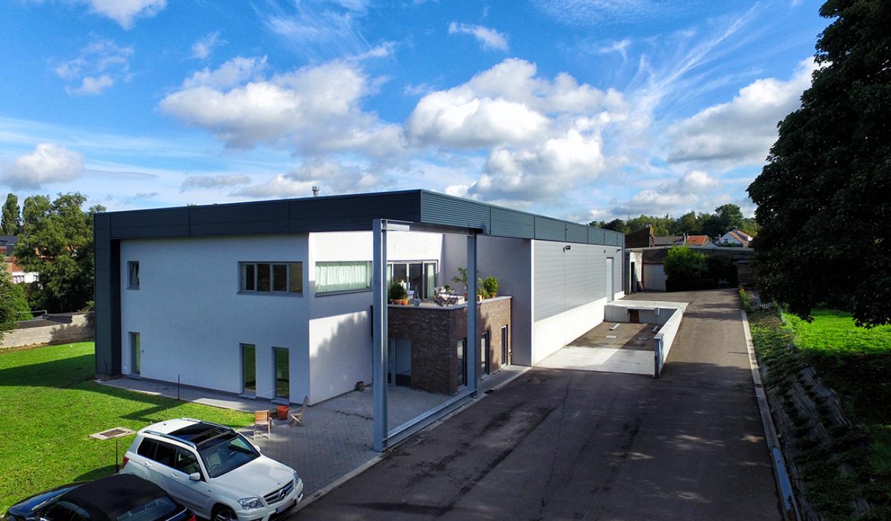 Liège - Hall de stockage et espace de logement