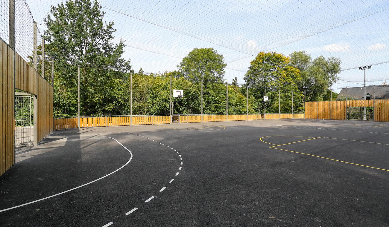 Réalisation d'abords pour le centre de vacances